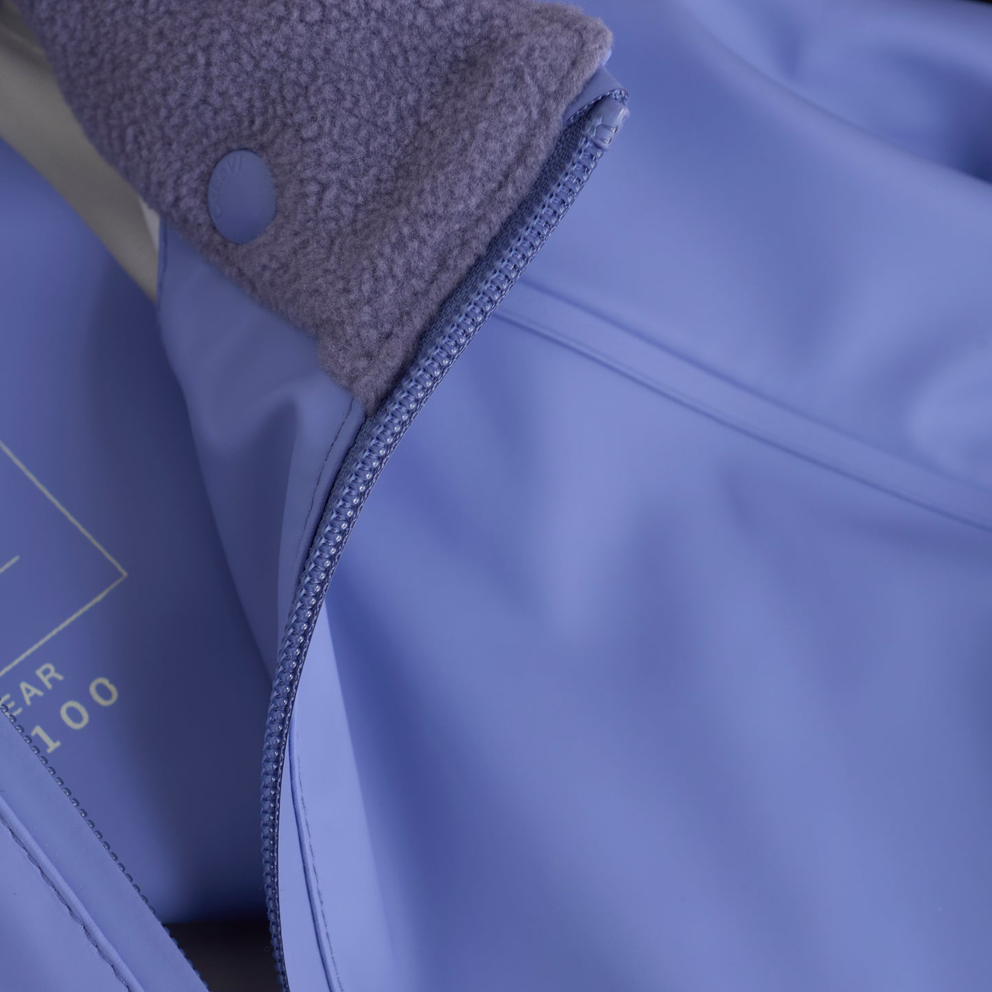 CeLaVi Rain Set in Blue Bell