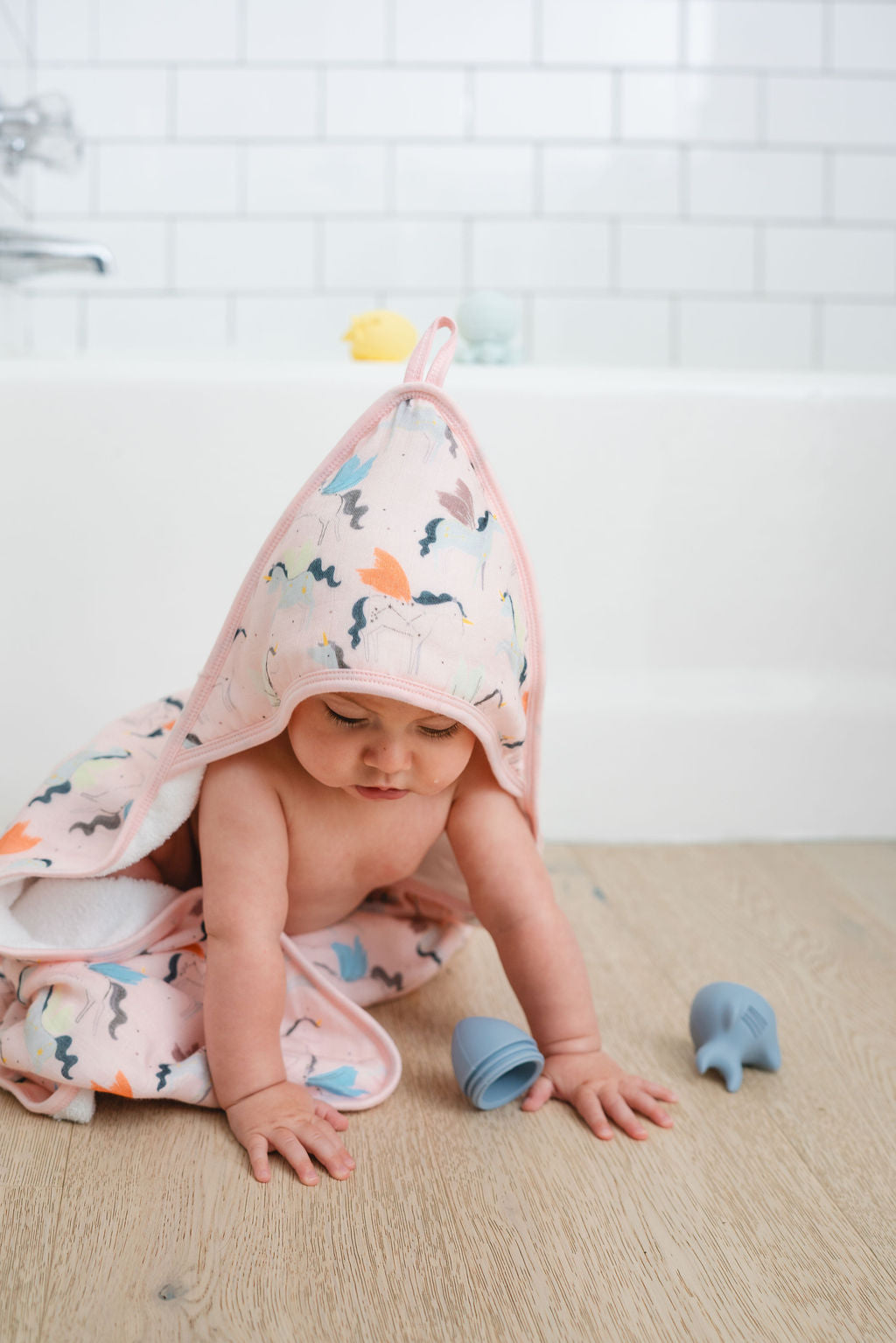 LouLou Lollipop Muslin Cotton Hooded Towel Set in Unicorn Ballet