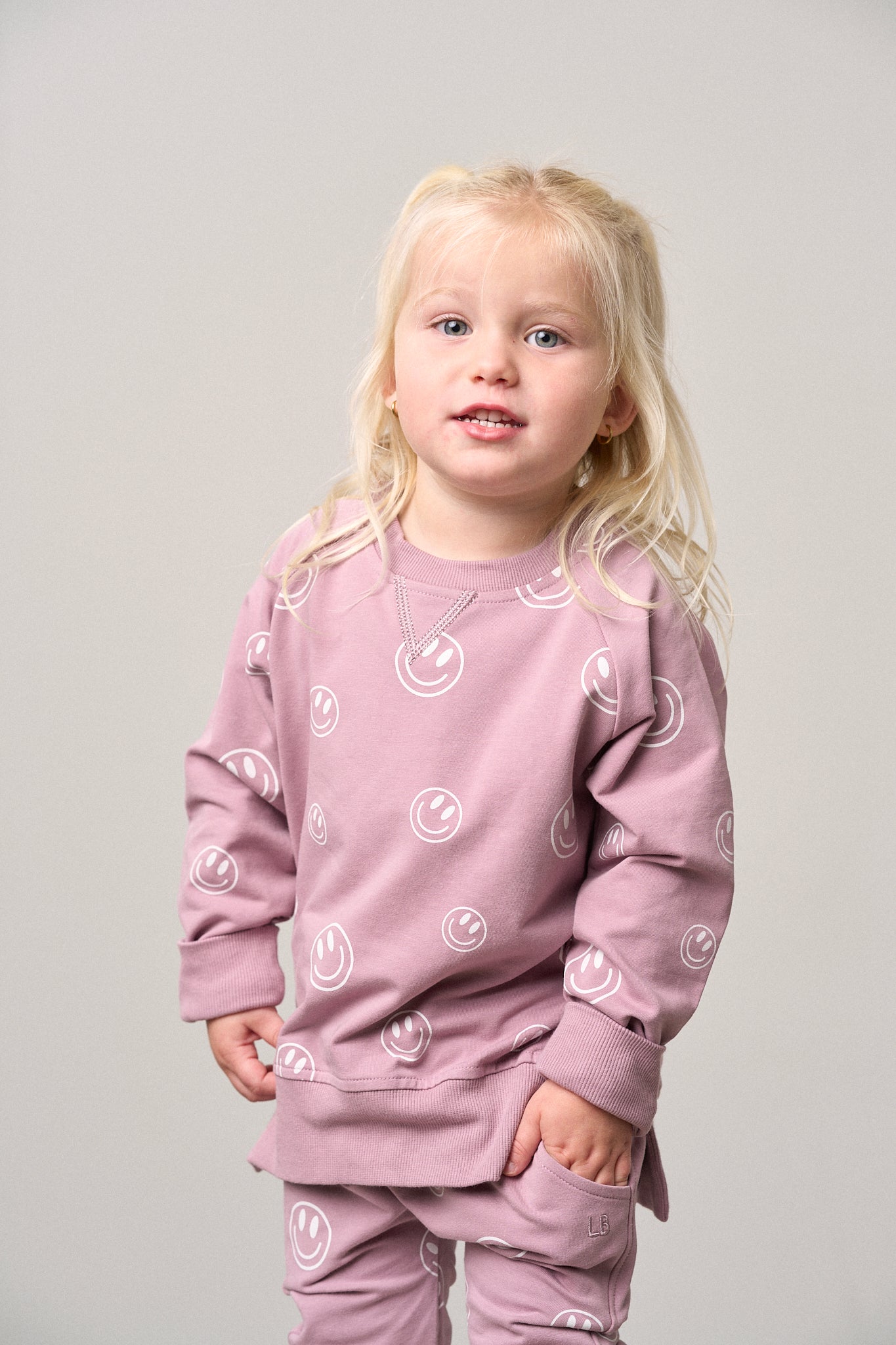 Little Bipsy Pullover in Dusty Purple Smiley
