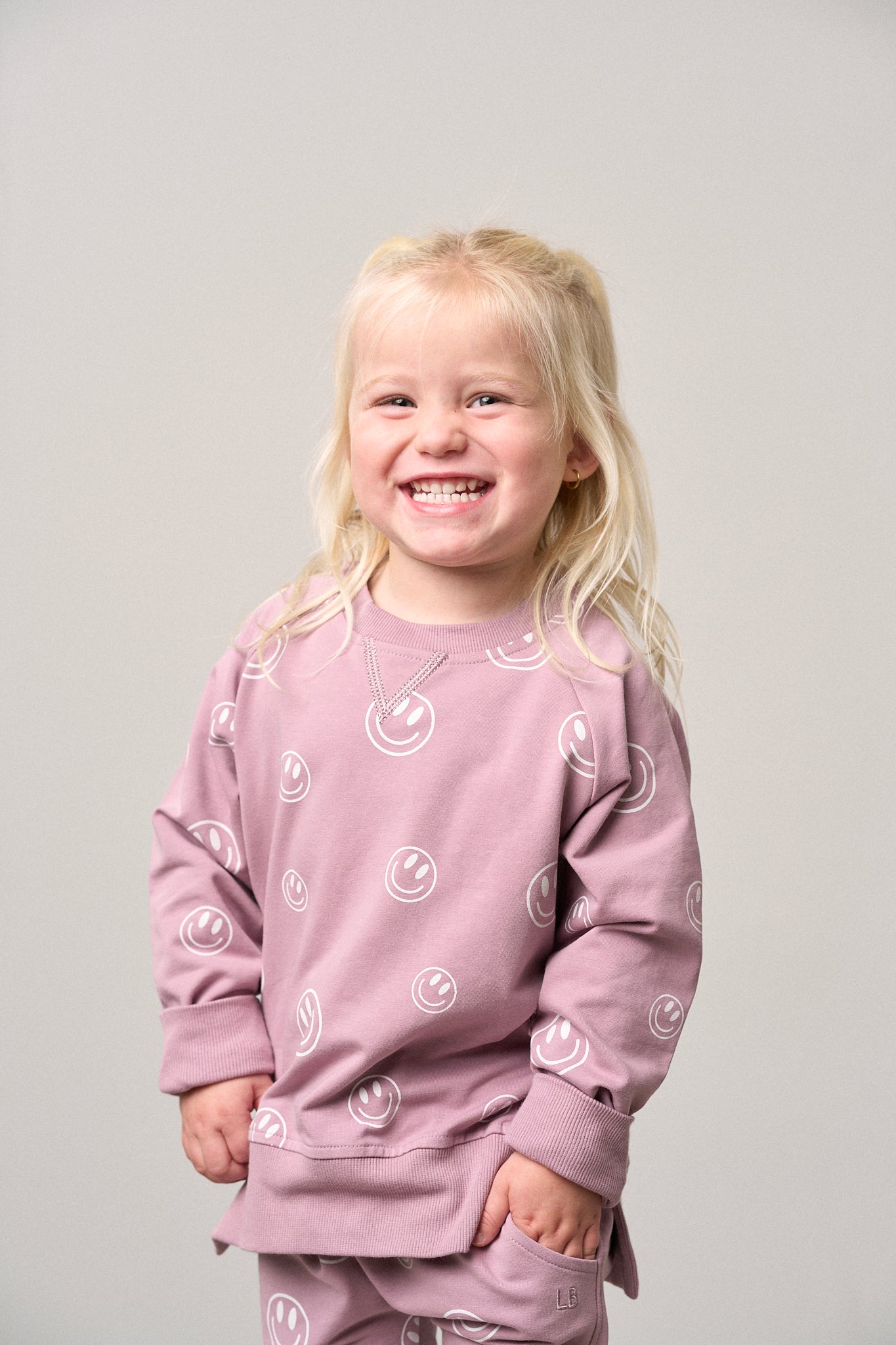 Little Bipsy Pullover in Dusty Purple Smiley