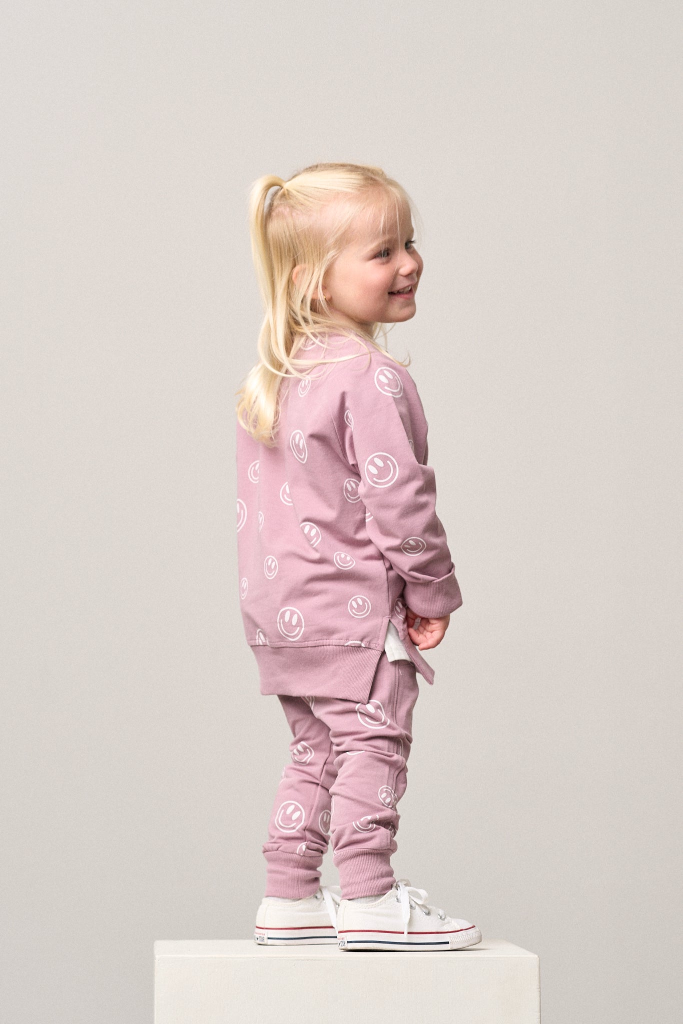 Little Bipsy Pullover in Dusty Purple Smiley