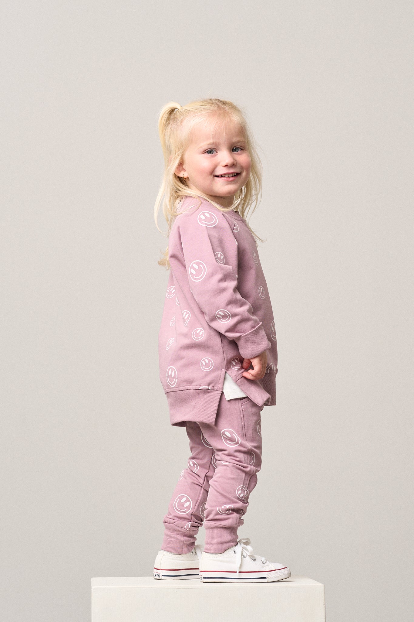 Little Bipsy Pullover in Dusty Purple Smiley