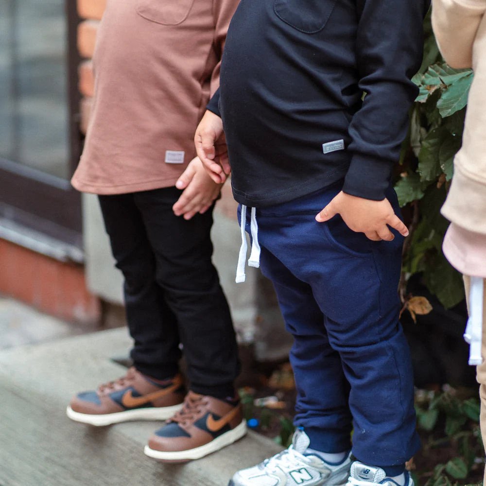 Swizz the Label Long Sleeve Pocket Shirt in Black