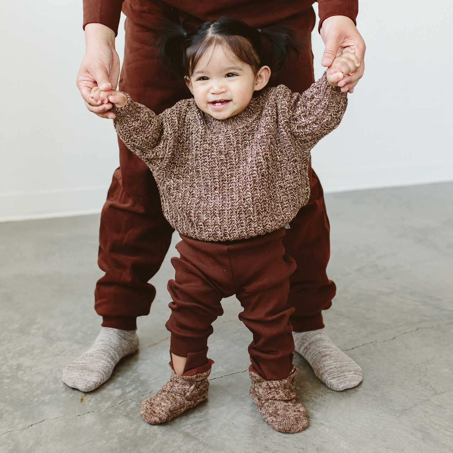 Goumi Knit Baby Stay on Booties in Bark