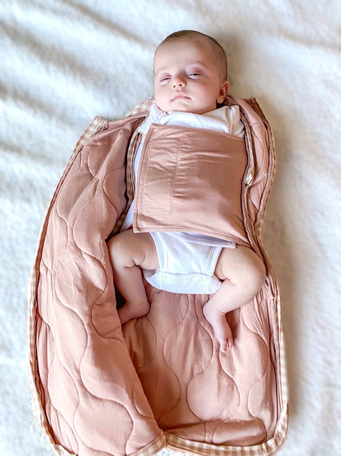 Günamüna 2.6 TOG Slumber Swaddle in Pink Gingham