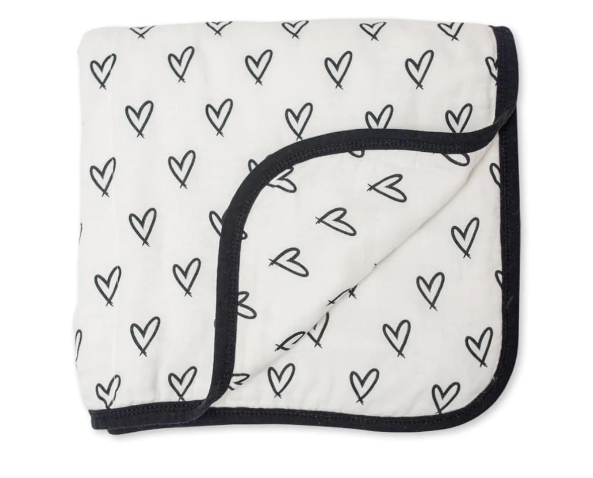 Lulujo Deluxe Muslin Quilt in Black Heart