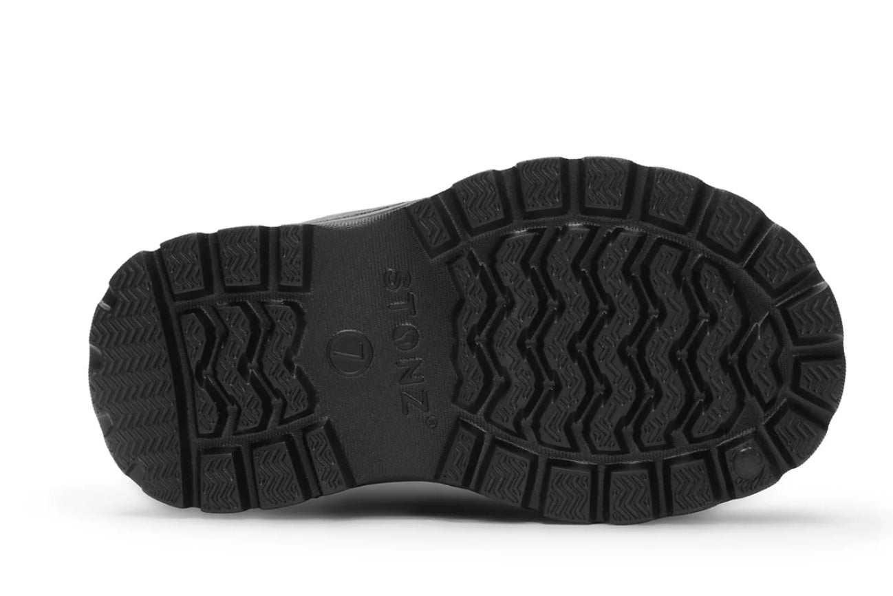 Stonz Trek Winter Boots in Black