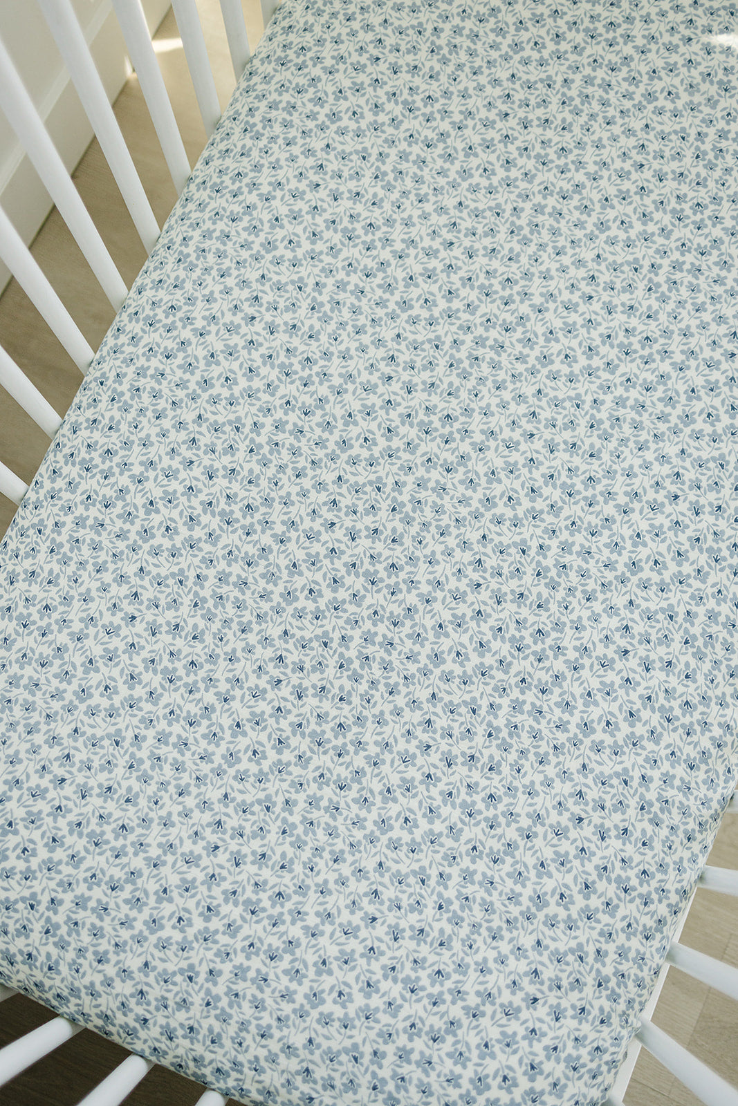 Mebie Baby Muslin Crib Sheet in Blue Blossom