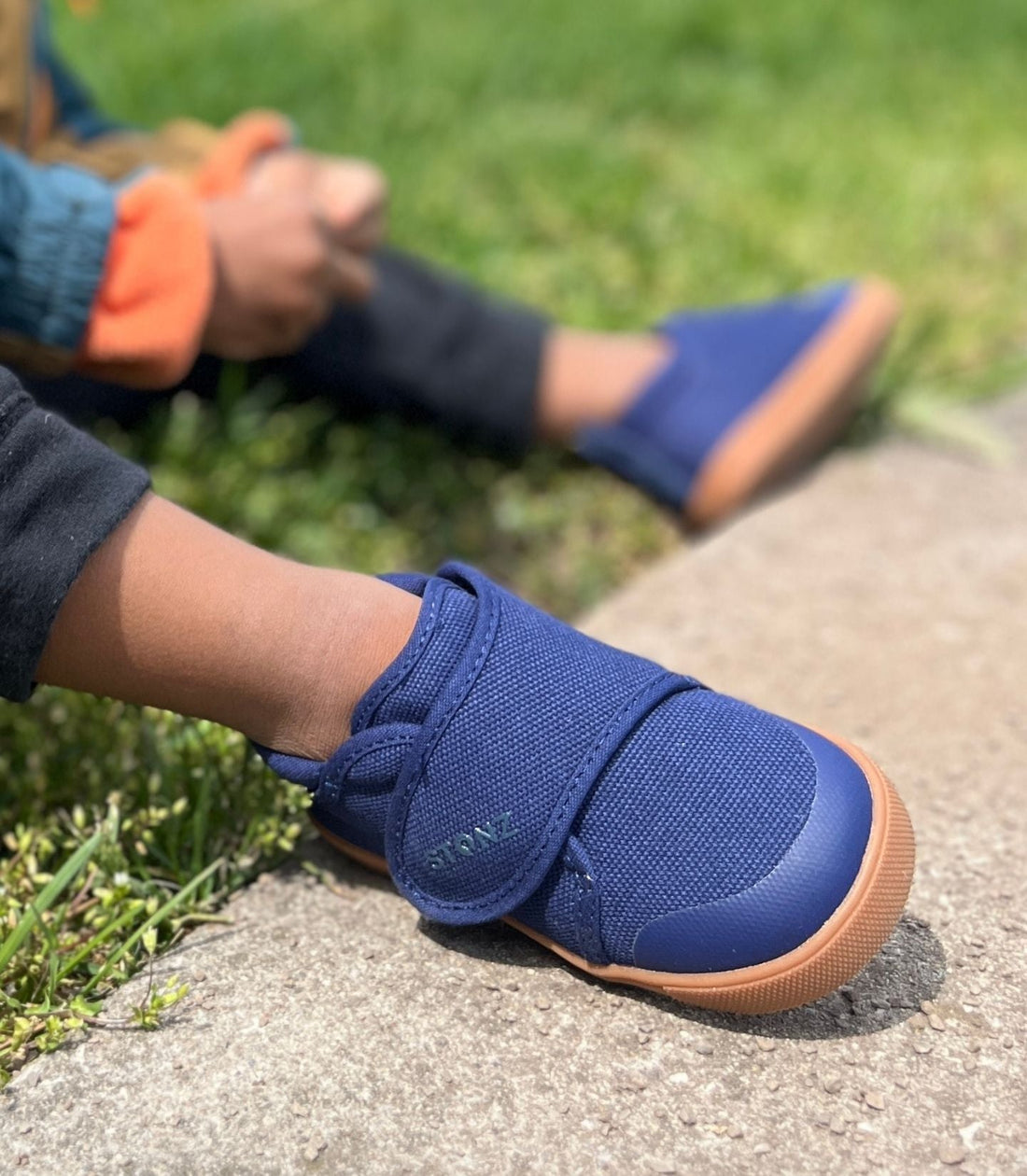Stonz Cruisers Natural Toddler Shoes in Navy