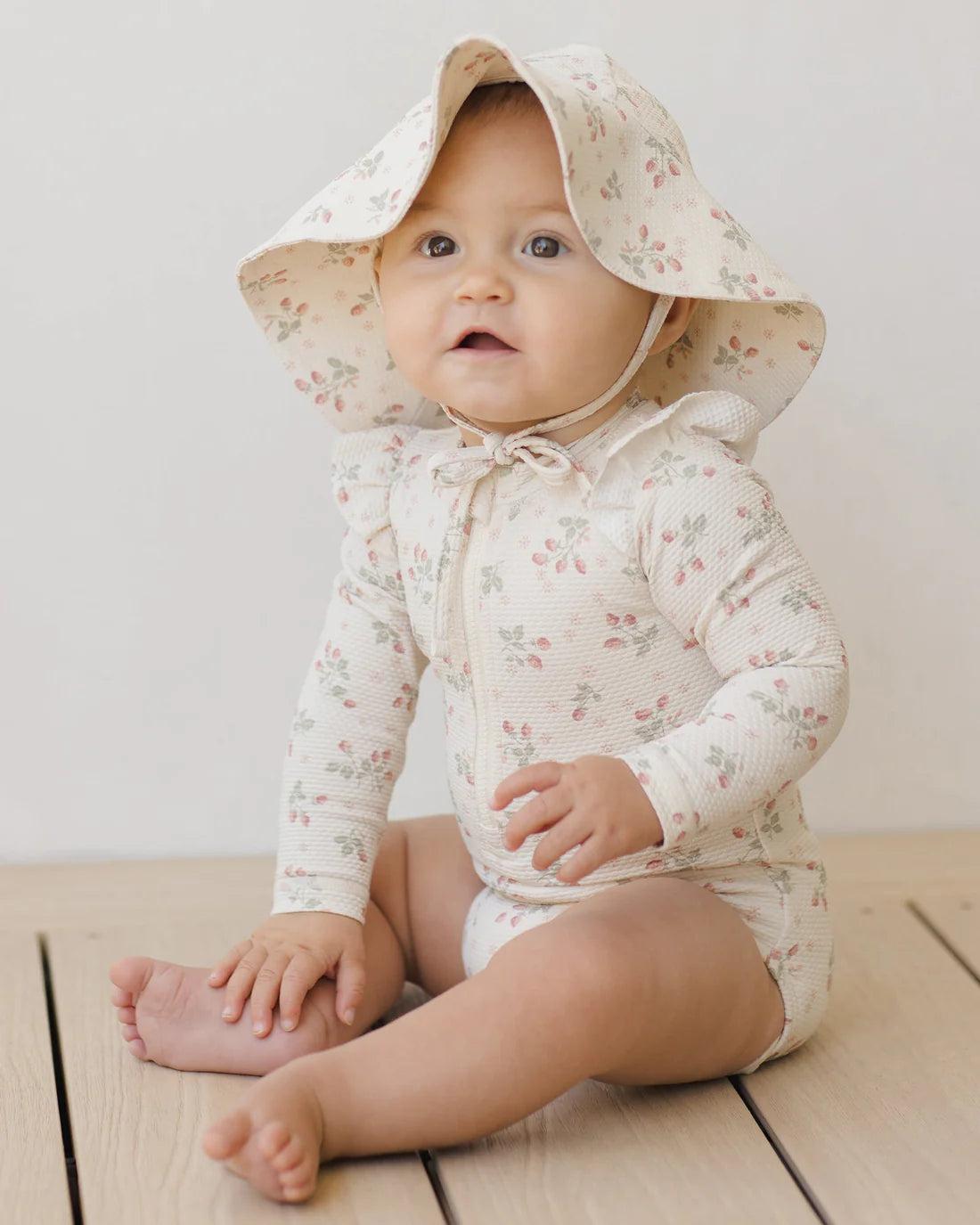 Quincy Mae Sun Hat in Strawberries