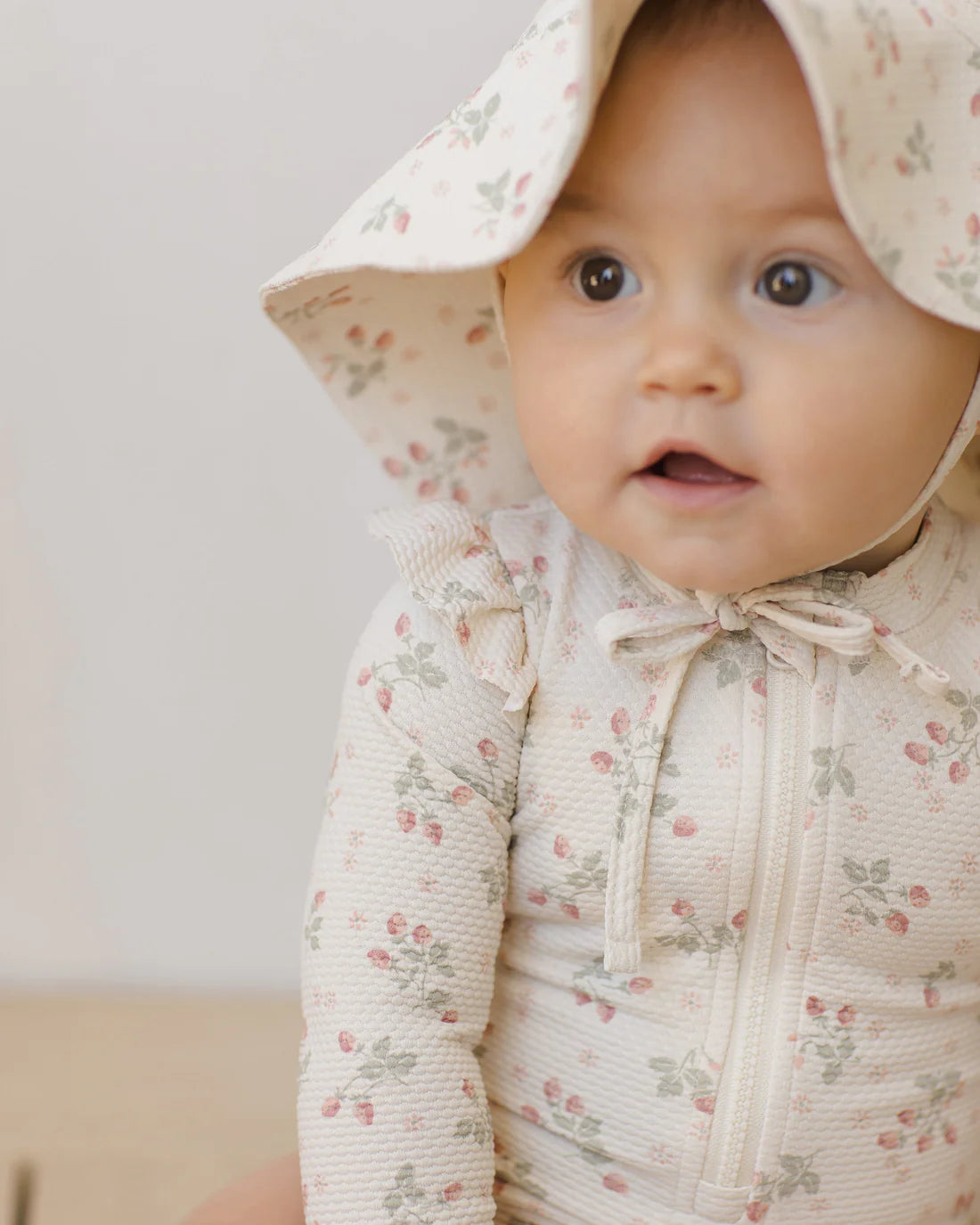 Quincy Mae Sun Hat in Strawberries