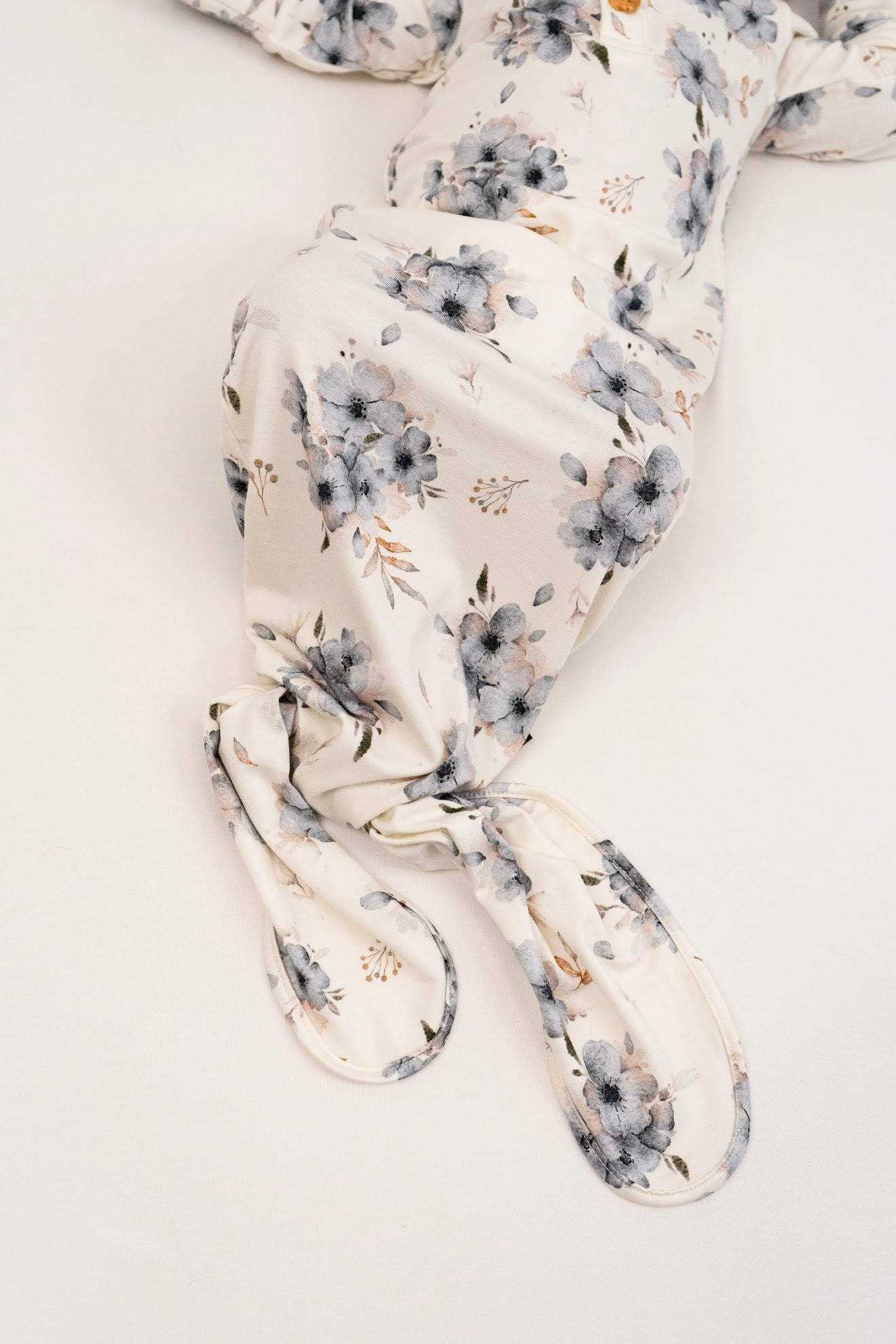 Belan J Knotted Sleep Gown in Frosty Floral
