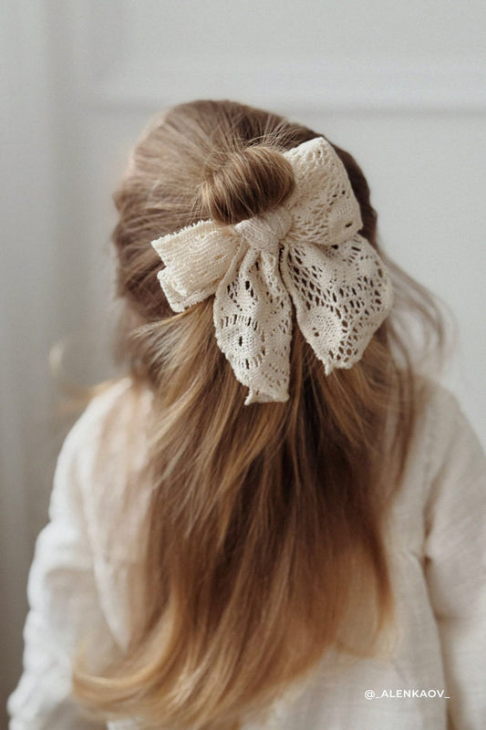 Jamie Kay Lilli Bow in Antique White