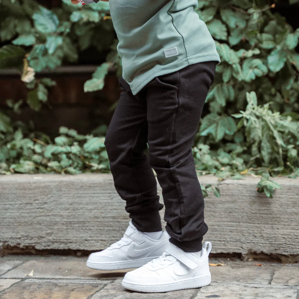 Swizz the Label Long Sleeve Pocket Shirt in Thyme