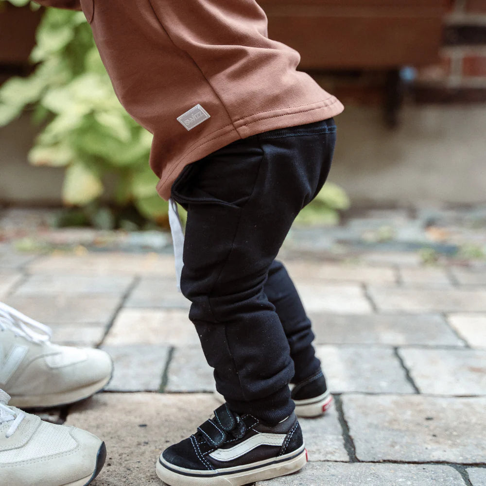 Swizz the Label Long Sleeve Pocket Shirt in Walnut
