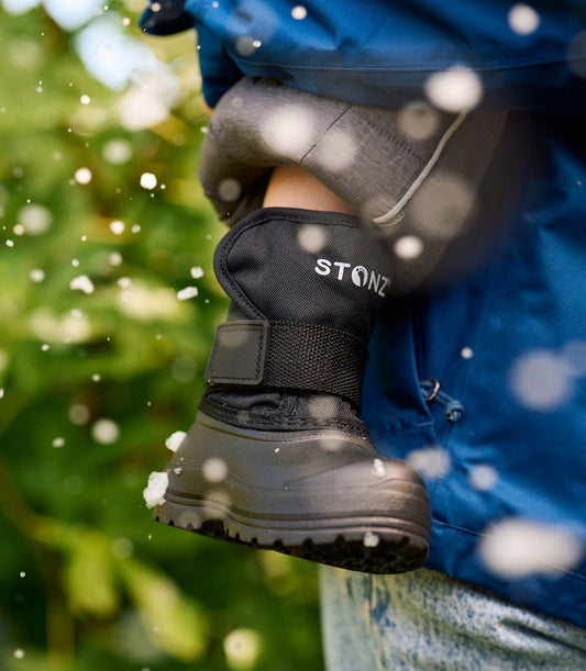 Stonz Trek Winter Boots in Black
