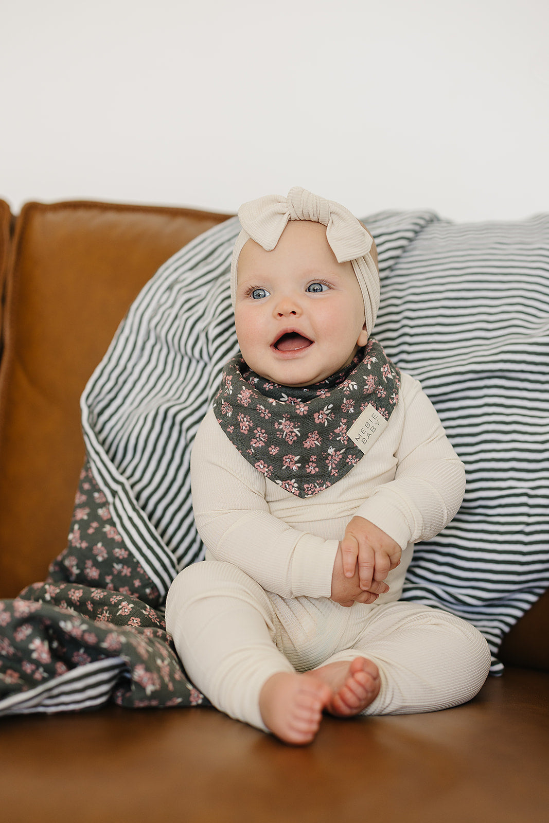 Mebie Baby Classic Bib in Olive Floral