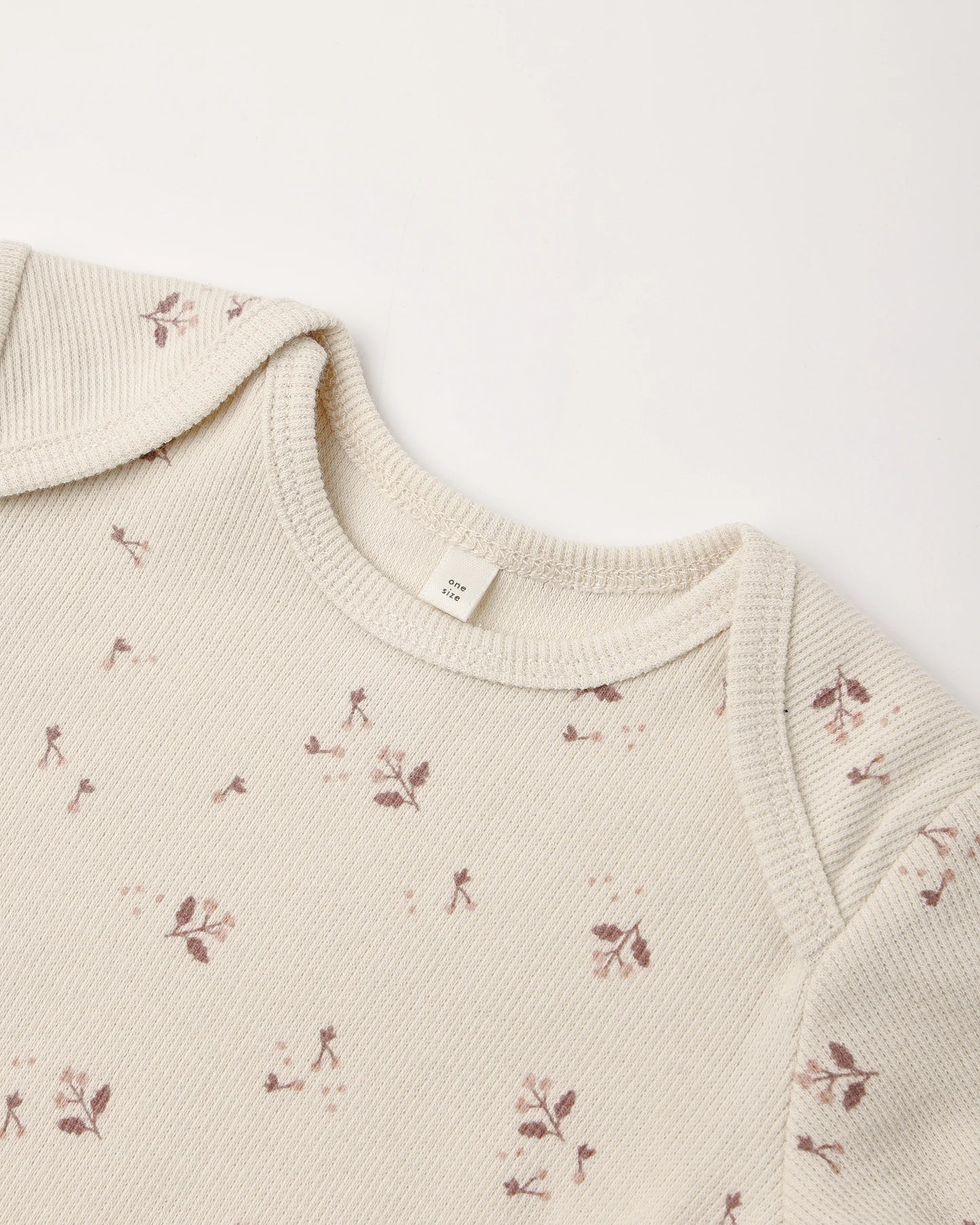 Quincy Mae Knotted Baby Gown & Hat Set in Fall Ditsy