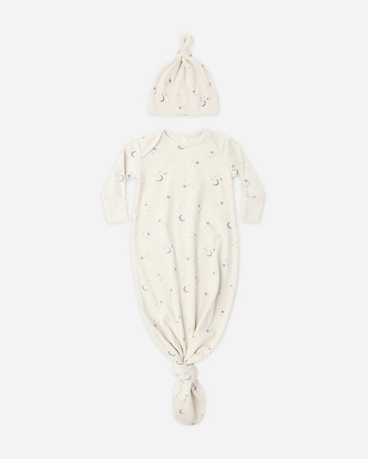 Quincy Mae Knotted Baby Gown & Hat Set in Celetial
