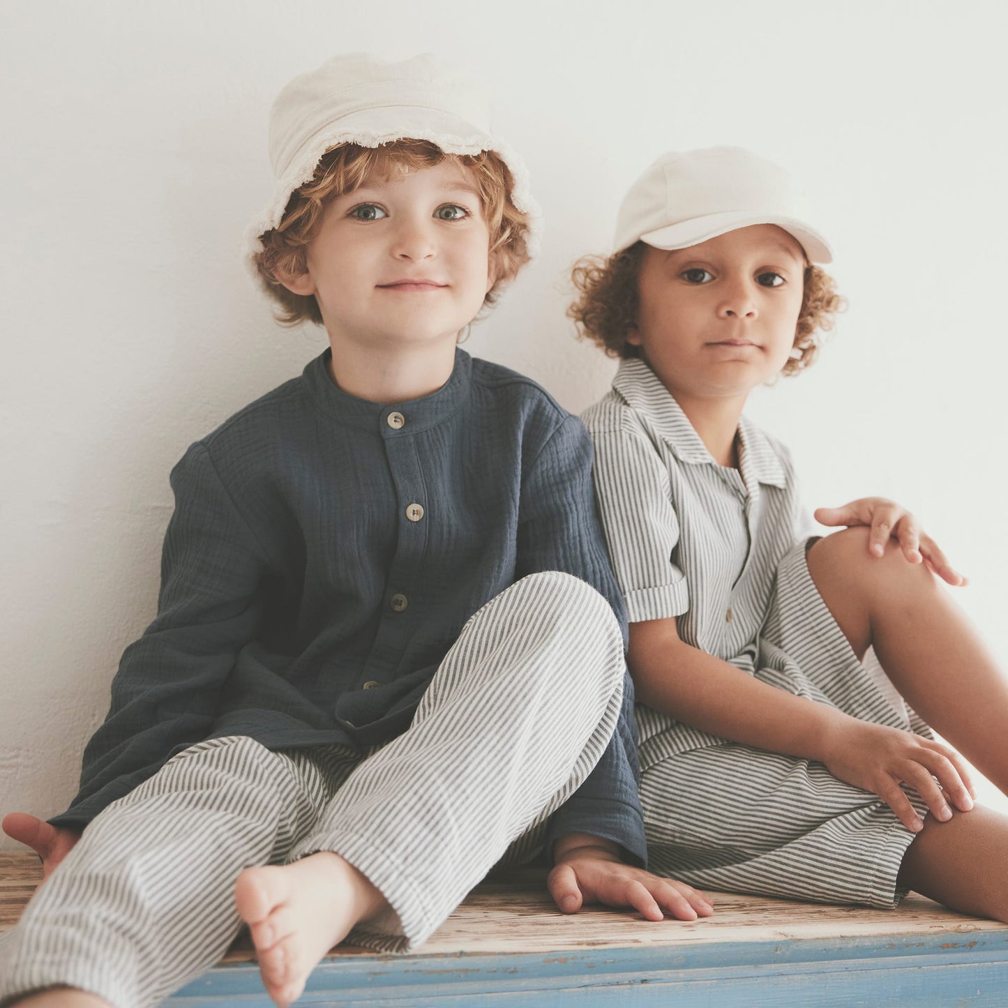 Huttelihut Muslin Collared Tee in Navy Striped