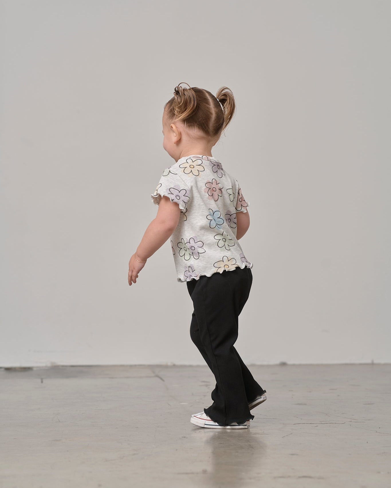 Little Bipsy Ribbed Lettuce Trim Tee in Daisy Dreams