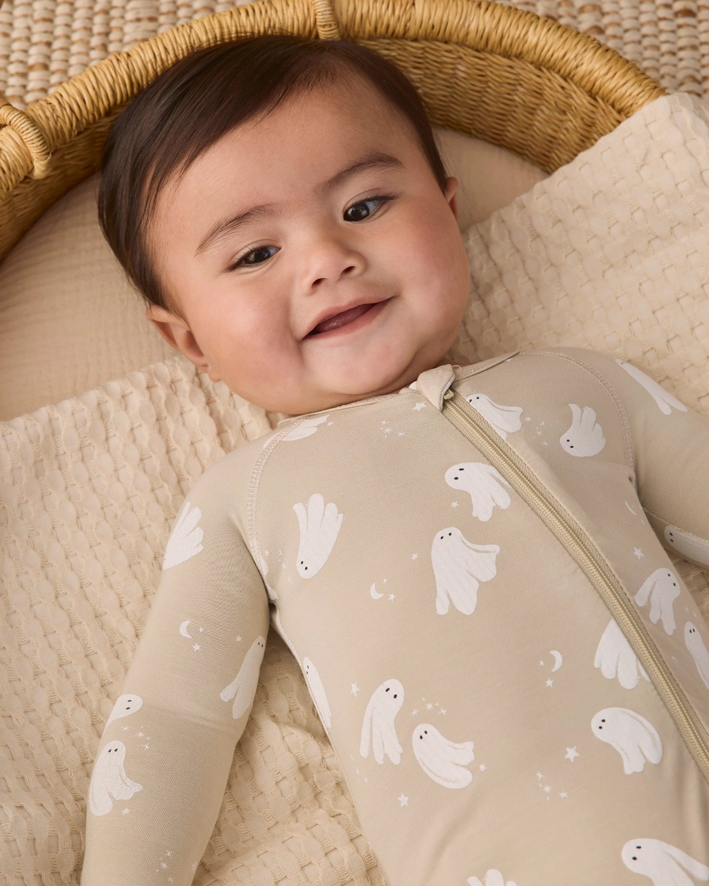 Quincy Mae Bamboo Zip Footie in Dancing Ghosts