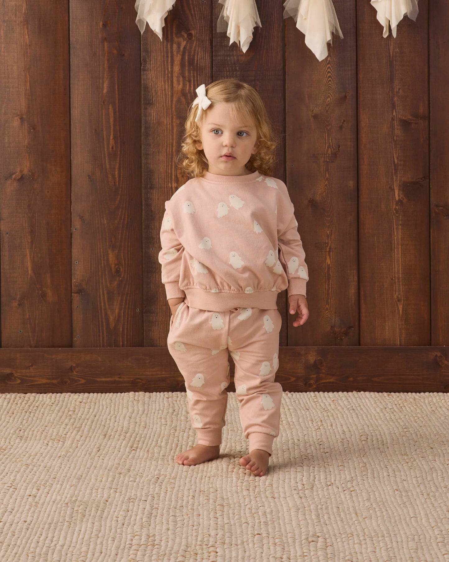 Quincy Mae Relaxed Fleece Sweatsuit Set in Sweet Ghost