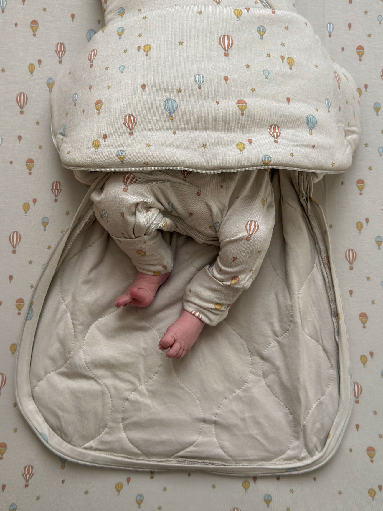 Günamüna 0.5 TOG Slumber Swaddle in Up Up & Away