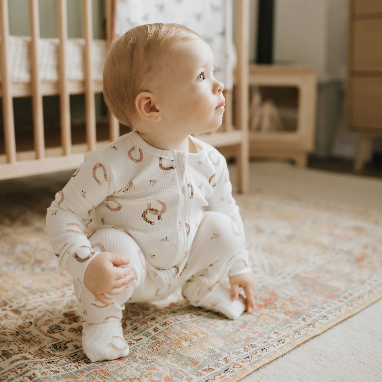 Petit Lem Convertible Sleeper in Horseshoe
