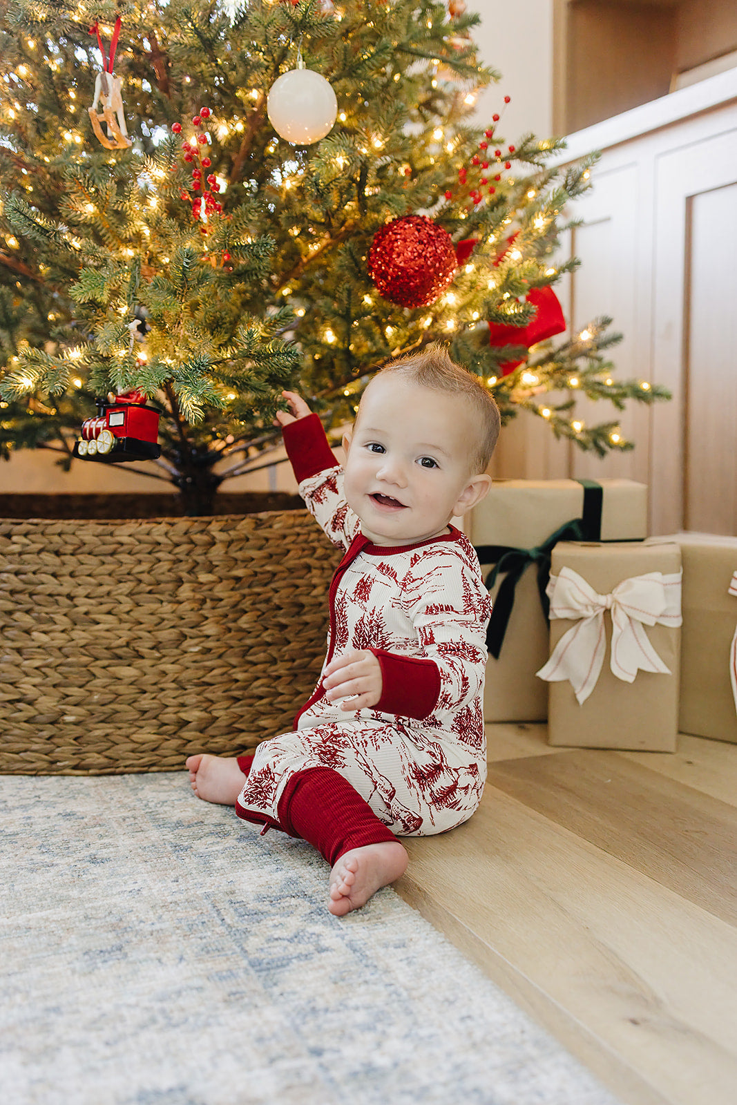 Mebie Baby Ribbed Bamboo Sleeper in Holiday Toile
