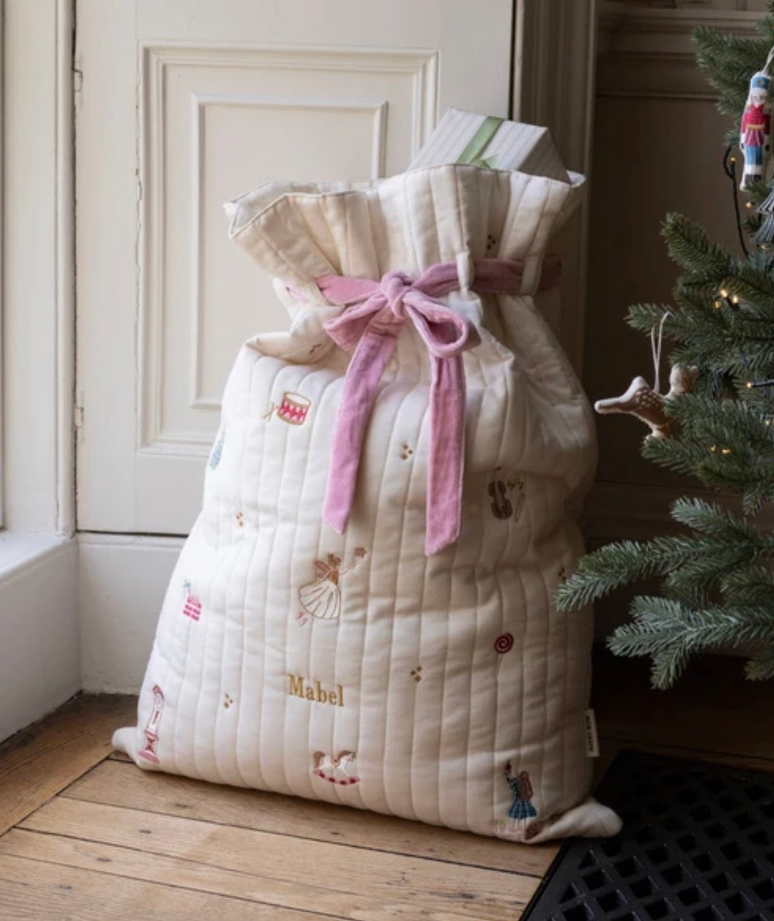 Avery Row Christmas Present Sacks