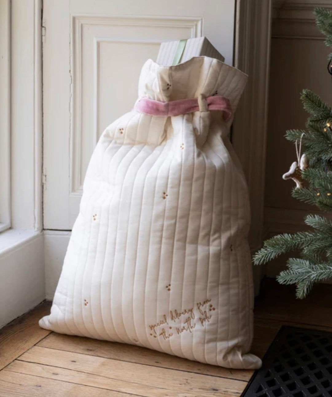 Avery Row Christmas Present Sacks