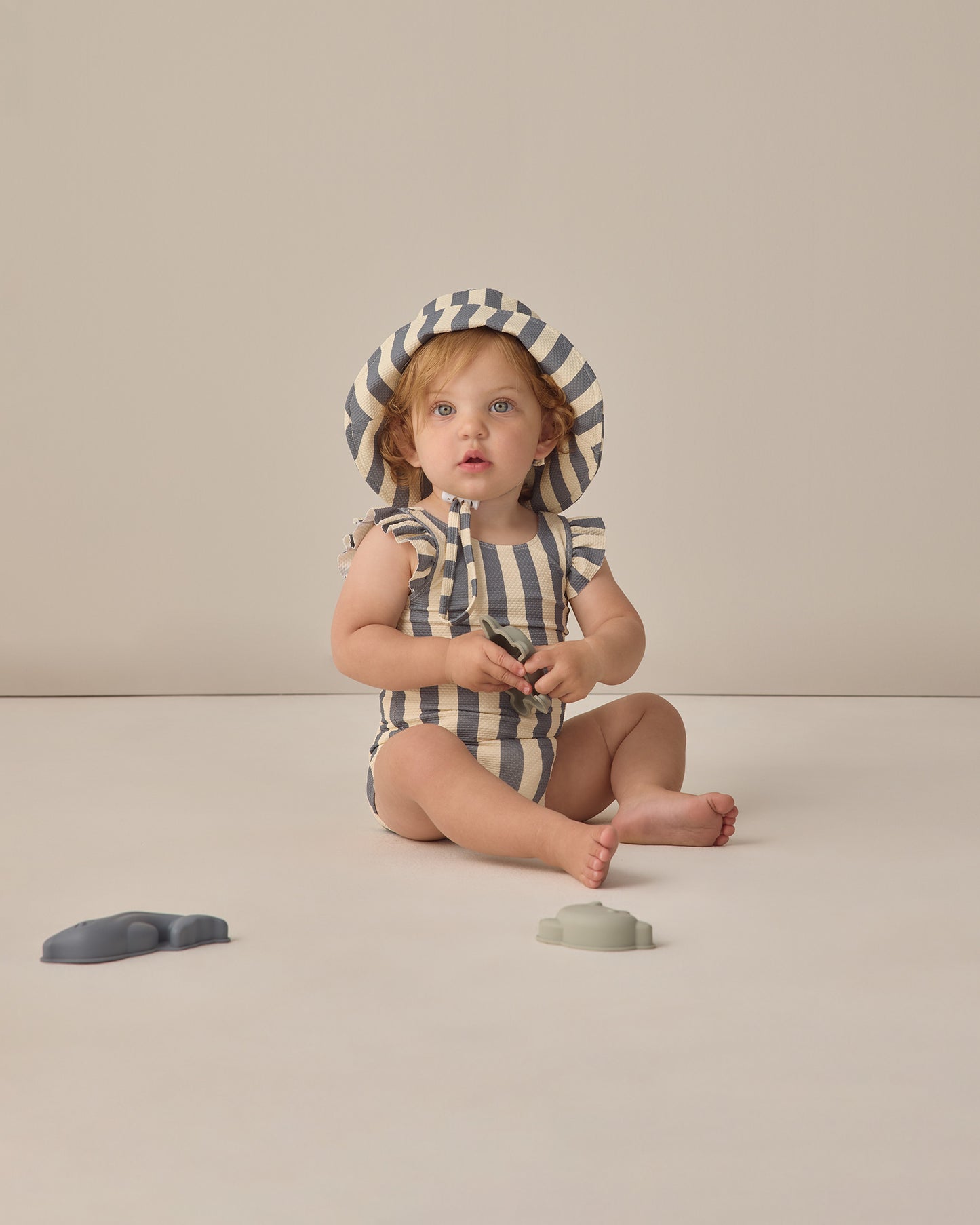 Quincy Mae Bucket Hat in Retro Ocean Stripe