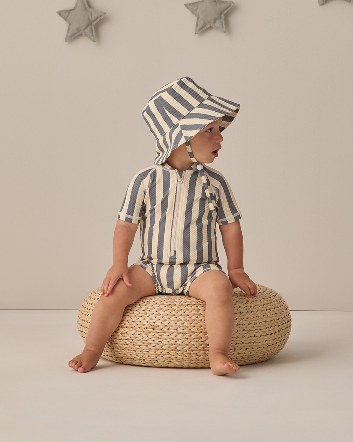 Quincy Mae Bucket Hat in Retro Ocean Stripe