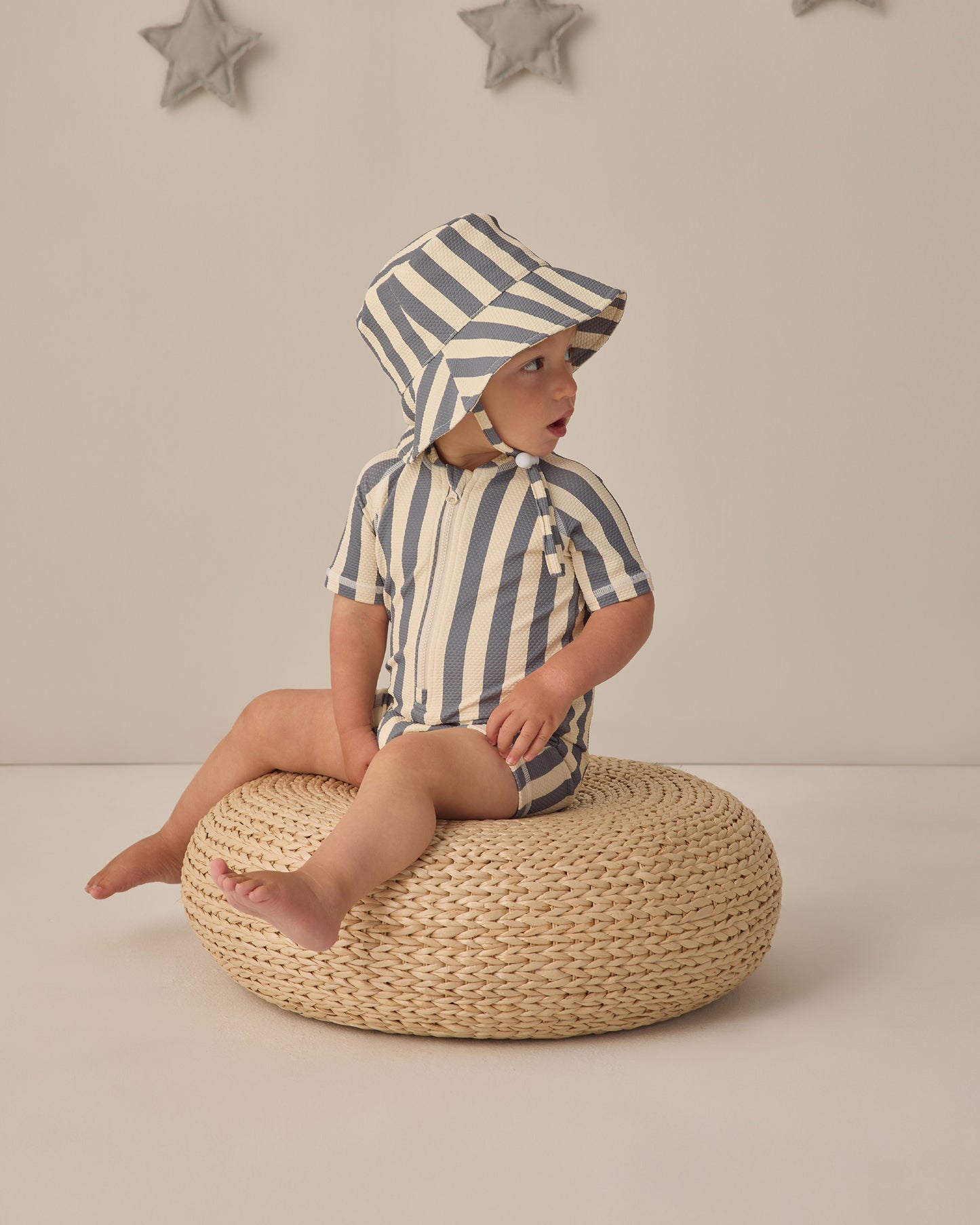 Quincy Mae Bucket Hat in Retro Ocean Stripe