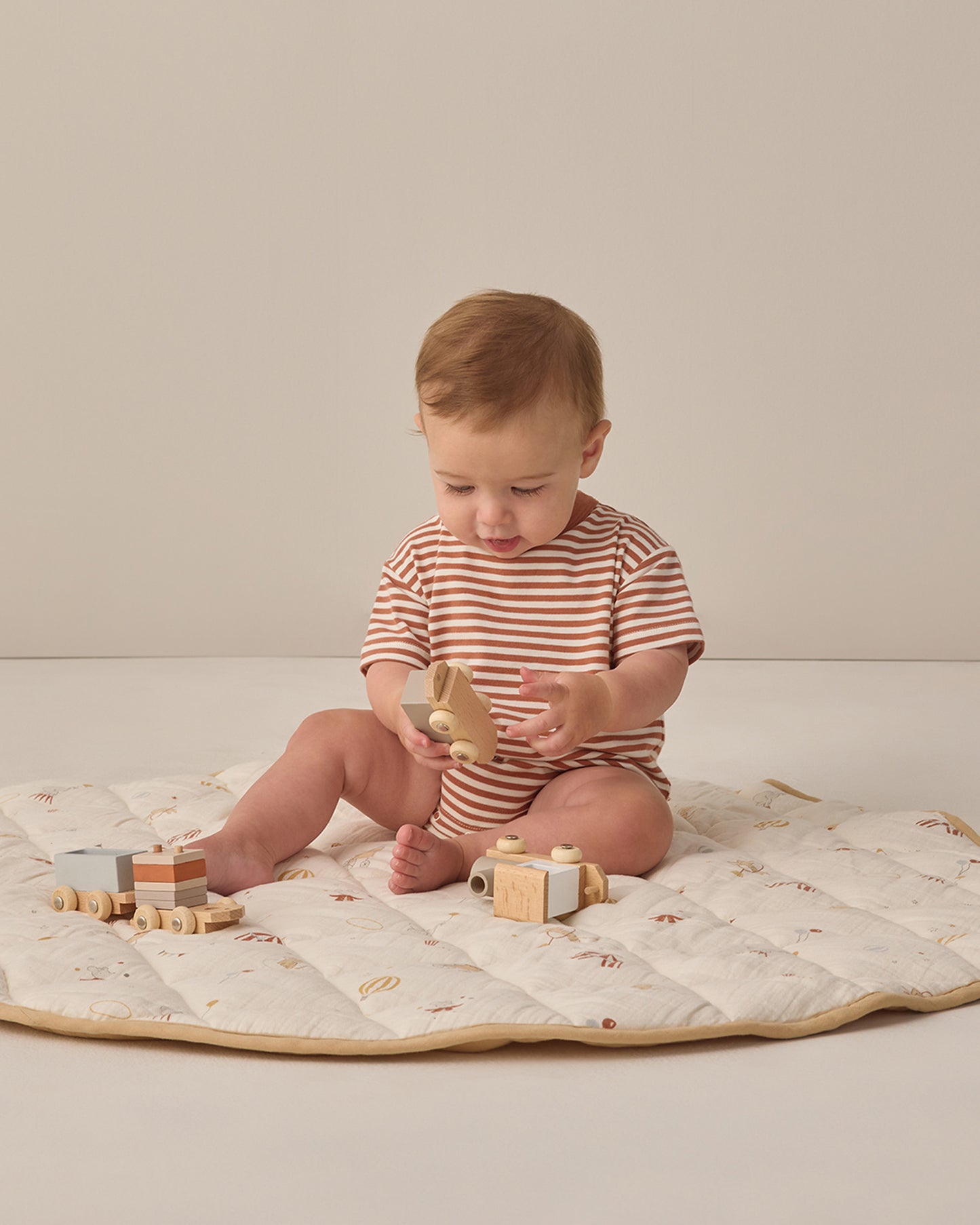 Quincy Mae Relaxed Bubble Romper in Poppy Stripe