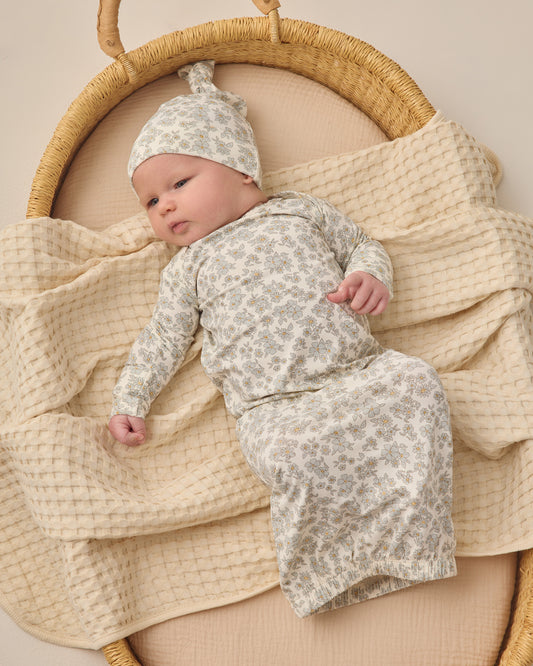 Quincy Mae Bamboo Baby Gown & Hat Set in Blue Floral
