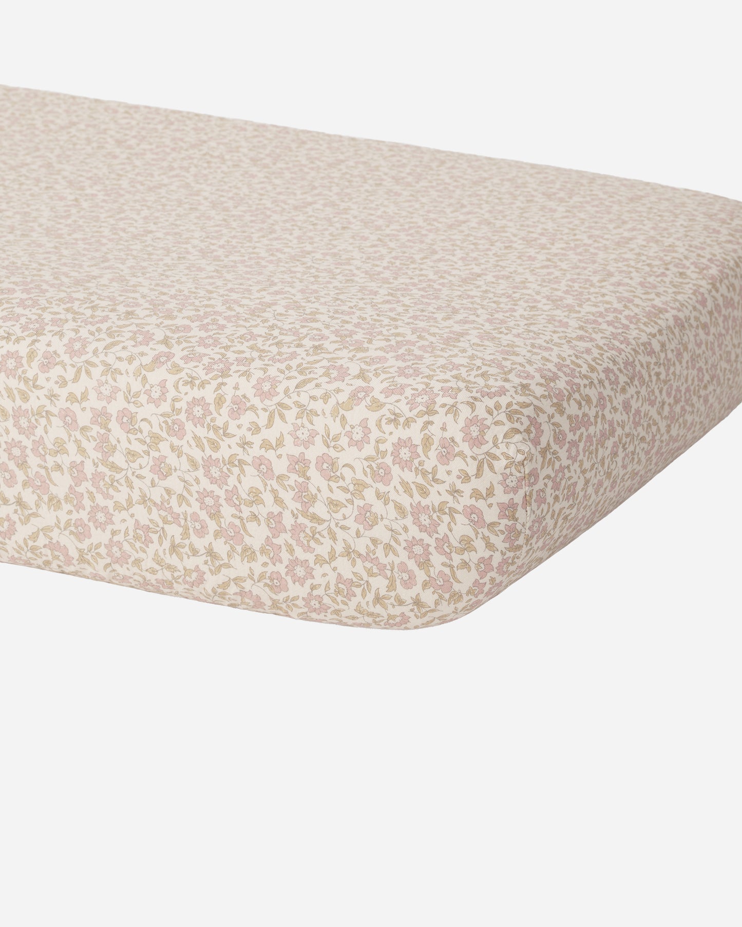 Quincy Mae Woven Crib Sheet in Dahlia